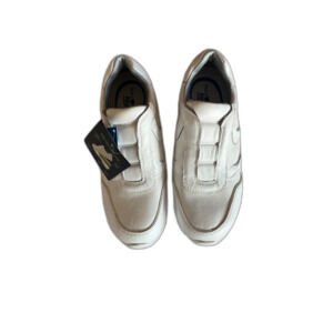 New nurse mates align slip resistance nursing shoes